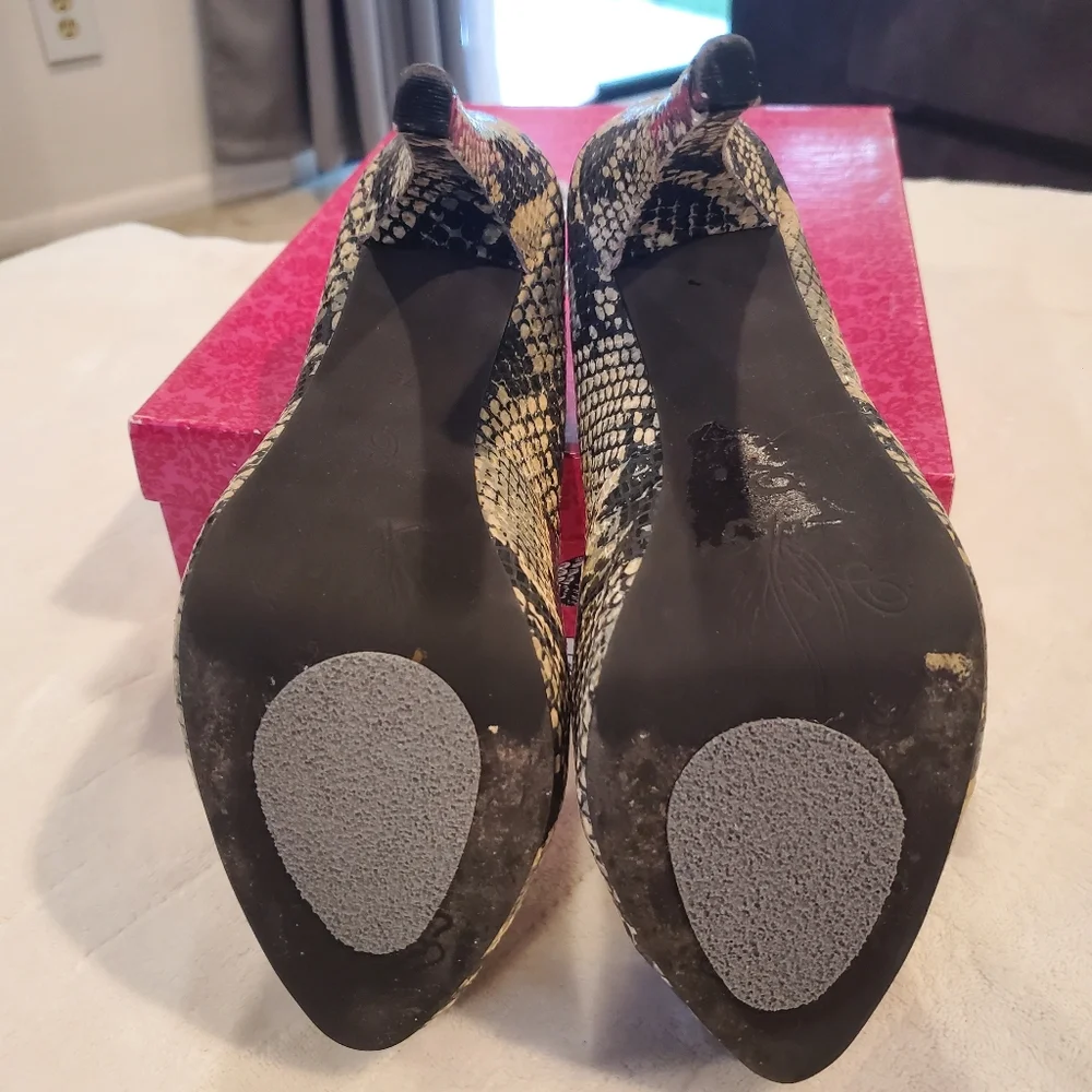 Penny loves Kenny 4 1/2 inch heels - Picture 4 of 6